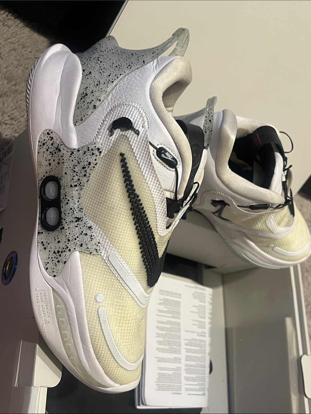 Nike Adapt BB 2.0 Box Label - White/Black/Wolf Grey